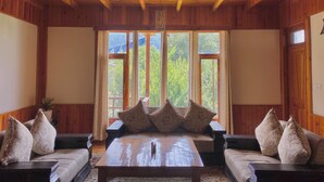Living area - Aananda-Boutique Stays Manali
 (Manali)