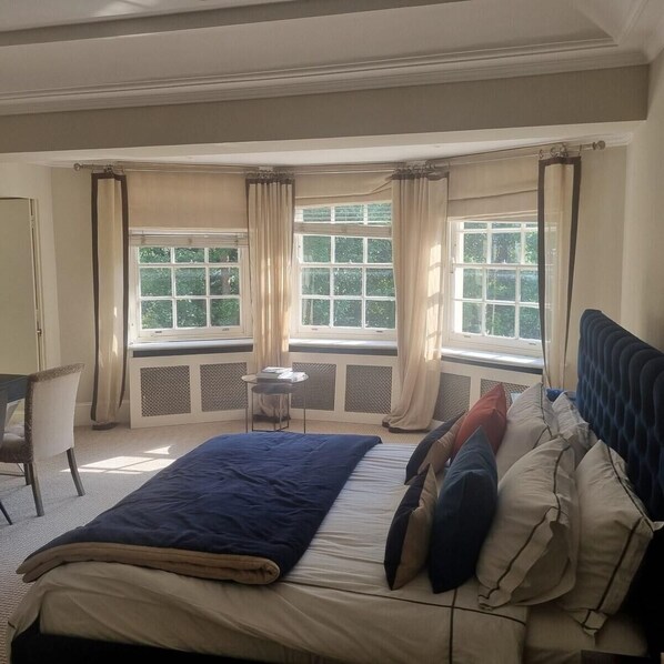 Talo | 4 makuuhuonetta, silitysrauta/-lauta, ilmainen Wi-Fi, vuodevaatteet