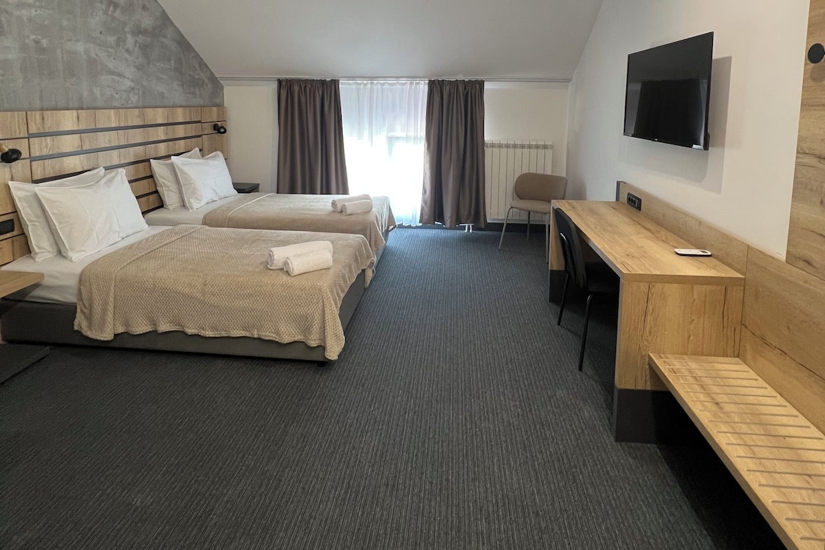 Deluxe Room, City View
