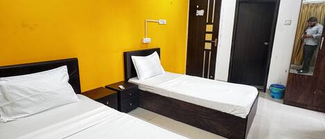 5 bedrooms, desk, laptop workspace, free WiFi