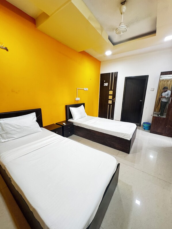 5 bedrooms, desk, laptop workspace, free WiFi