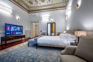 Appartement, balcon, vue sur la ville (Gallery) | 2 chambres, accès au Wi-Fi (inclus)