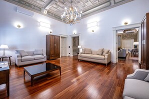 Appartement, balcon, vue sur la ville (Library) | Aire de séjour