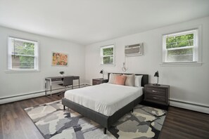 2 bedrooms, desk, iron/ironing board, travel cot