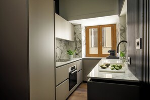 Mikrovågsugn, ugn, spishäll och diskmaskin