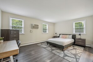 2 bedrooms, desk, iron/ironing board, travel cot - Pine Brook 816 I Corporate 2Br Apartment ! (Newark)