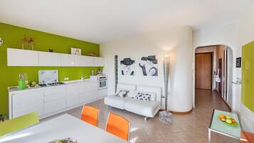 Apartment, Poolblick | Eigene Küche
