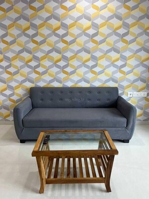 Escrivaninha, espaço de trabalho para notebook, quartos à prova de som