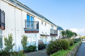 Exterior - Headland View, Pentire, Newquay (Newquay)