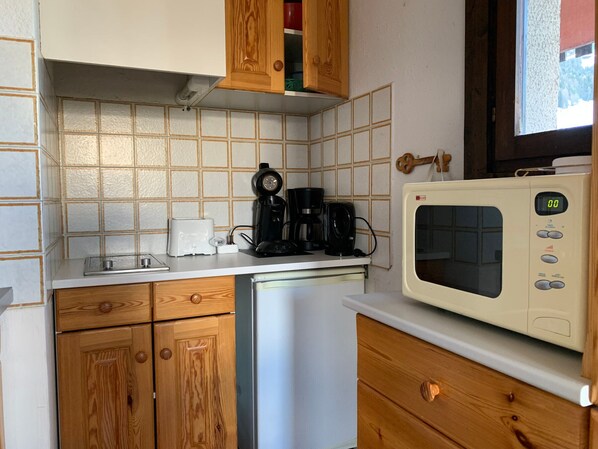 Fridge, microwave, dishwasher, coffee/tea maker - Compact 2-room for 5, near slopes & center, with private parking (Pra-Loup)