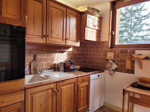 Køleskab, mikrobølgeovn, ovn, opvaskemaskine