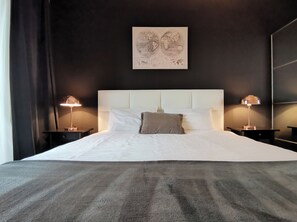 1 dormitorio, tabla de planchar con plancha, wifi y ropa de cama