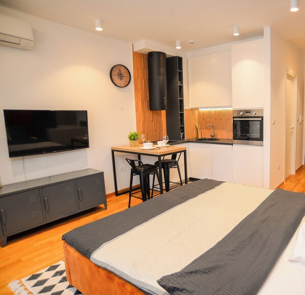 1 bedroom, iron/ironing board, WiFi, bed sheets