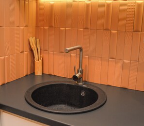 Haartrockner, Handtücher, Toilettenpapier
