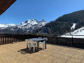 Outdoor dining - 3-Room Apt for 8, terrace & piste view, Pra-Loup (Pra-Loup)