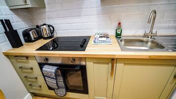 Apartment | Private kitchen | Microwave