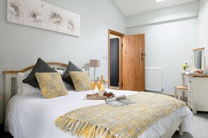 1 bedroom, iron/ironing board, travel cot, WiFi