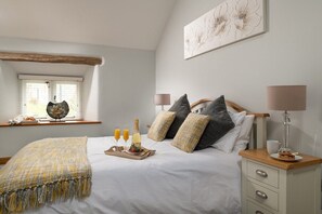 1 bedroom, iron/ironing board, travel cot, WiFi - Gorse Barn Summary:<br>E (Conwy Principal Area)