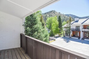 Terrace/patio - Claim Jumper #11 Townhouse (Red River)