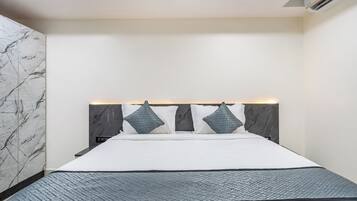 Desk, laptop workspace, free WiFi