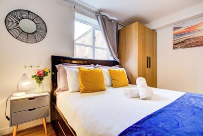 Spacious 2-bed Apartment, Family With Pets Welcome