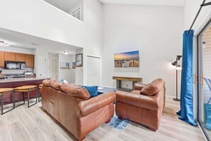 TV - Grand Palms Villa w Pool May 1-Oct 1 (Myrtle Beach)