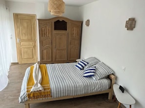 4 makuuhuonetta, silitysrauta/-lauta, vauvan matkasänky, ilmainen Wi-Fi