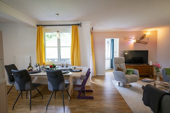 Dining - Chasa Valbernard 4302: High-quality renovated 4½-room apartment right next to the golf course (Vulpera)