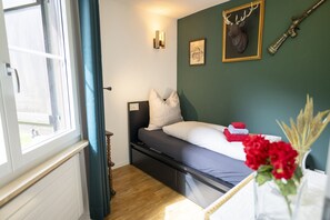 3 bedrooms, free WiFi, bed sheets