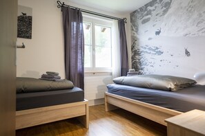 3 chambres, accès au Wi-Fi (inclus), literie fournie