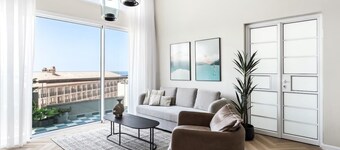 Sunsets Paradise 2BR with Private Parking