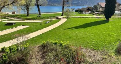 Appartement Ă 20 m de la plage vue sur lac, accĂšs direct