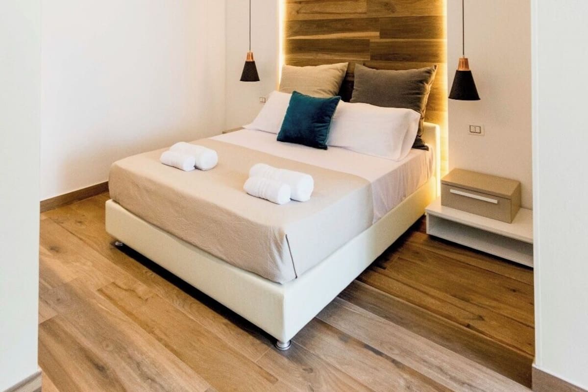 Superior kamer | 1 slaapkamer, luxe beddengoed, bedden met traagschuimmatras, een minibar