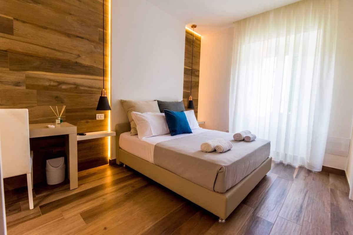 Comfort kamer | 1 slaapkamer, luxe beddengoed, bedden met traagschuimmatras, een minibar