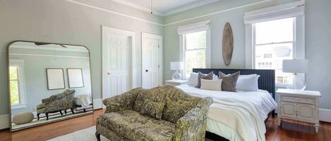 3 chambres, fer et planche à repasser, Wi-Fi, draps fournis