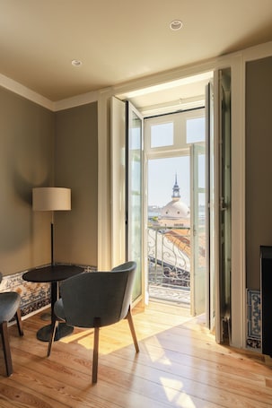 Deluxe Double with River View. Dare Lisbon River