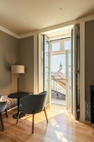 Deluxe double with River view | In-room safe, soundproofing, iron/ironing board, free WiFi