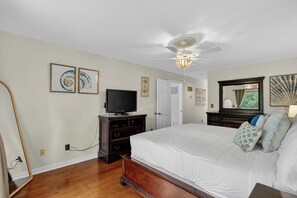 2 bedrooms, iron/ironing board, free WiFi