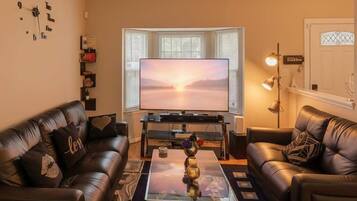 TV connectée, cheminée, jeux vidéo, espaces bureaux