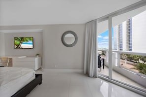 3 habitaciones, escritorio, tabla de planchar con plancha y wifi 