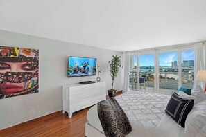 3 slaapkamers, een bureau, een strijkplank/strijkijzer, wifi