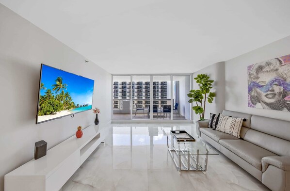 TV, offices - Modern 1BR | Ocean Views | Art Basel (Miami)