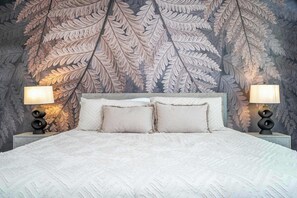 3 bedrooms, desk, iron/ironing board, WiFi