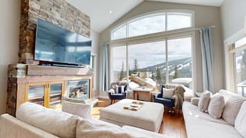 TV connectée, cheminée