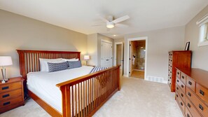 5 bedrooms, free WiFi, bed sheets - Luxurious, Village Center Home! (Sun Peaks)