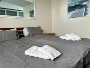 3 habitaciones, tabla de planchar con plancha, wifi y ropa de cama 