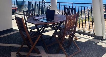 Panoramic sea and Mountain View 2 Bedroom House