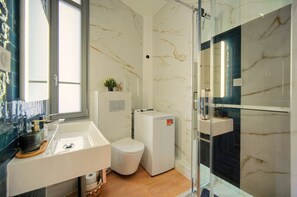 風筒、提供毛巾、番梘、洗頭水