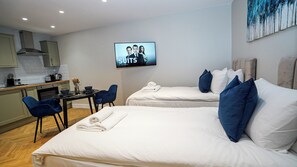 Classic Apartment | 1 bedroom, iron/ironing board - Wisteria F2 - single beds (Slough)
