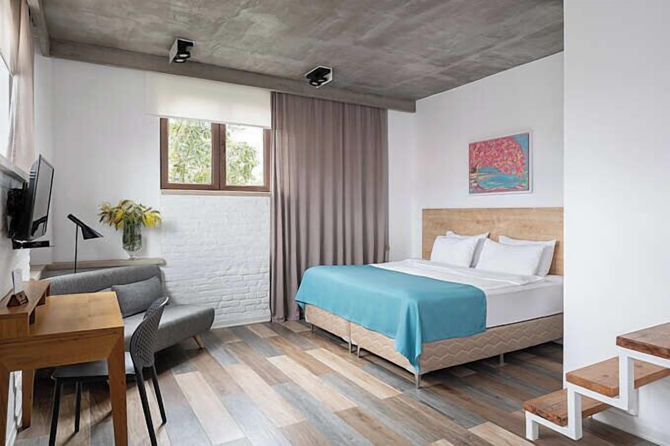 Ropa de cama de alta calidad y escritorio 